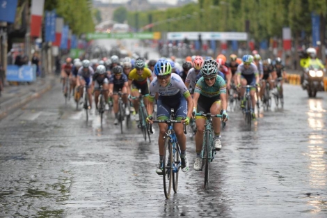Mia Radotić zablistala na Champs Elysees